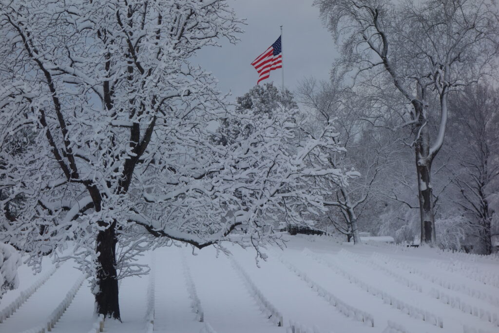 Alexandria National Cemetery after snowfall during a walk with the family... Love the Azores but miss the snowfall:)